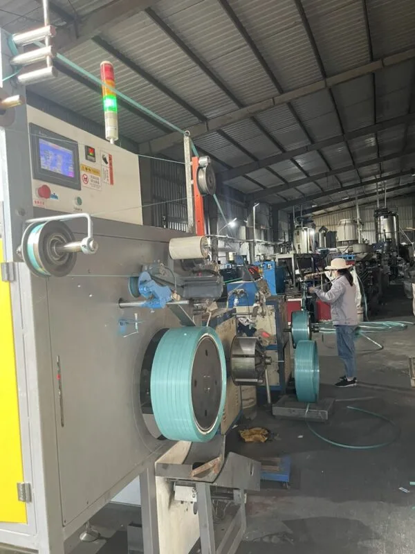 Công nhân kiểm soát chất lượng tại xưởng TABI